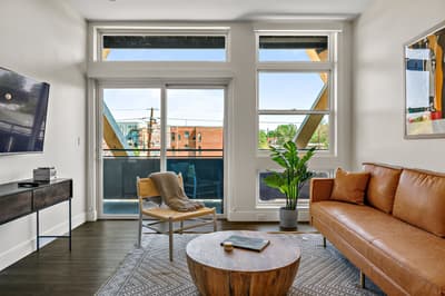 DEN 2880(U305) Zuni St. LoHi