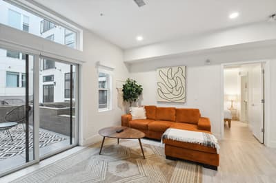 DEN 2880(U207) Zuni St. LoHi